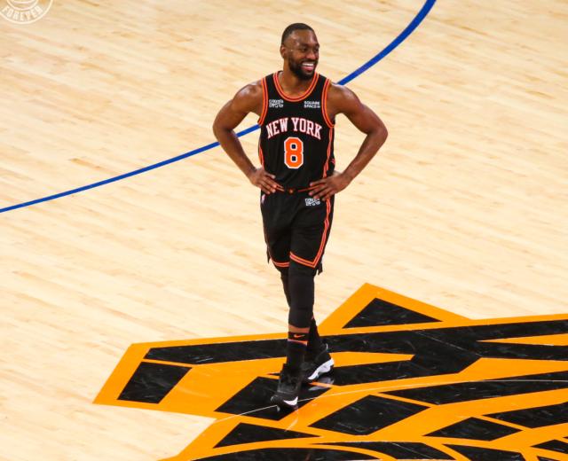 爱游戏官网-圣诞夜三双迎梦想时刻 沃克重回首发渐入佳境