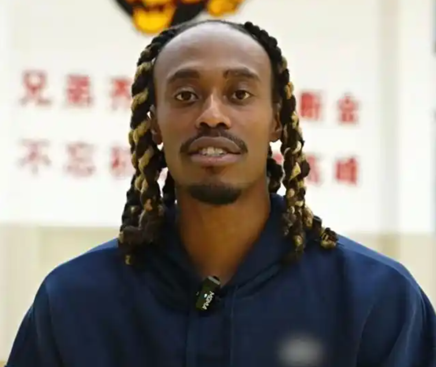 爱游戏在线-CBA最幸福的外援！本赛季一场比赛没打，现在转正了