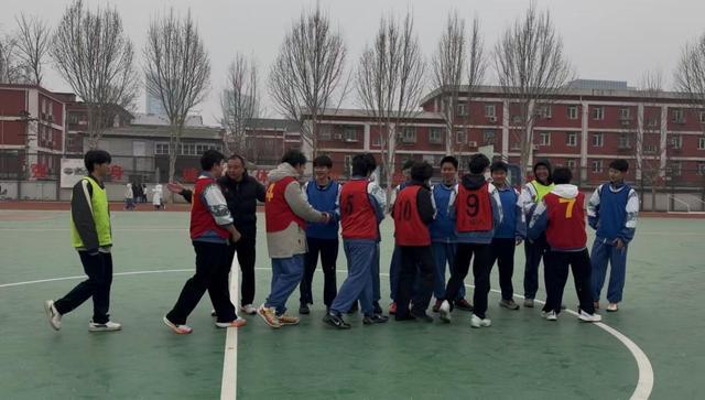 爱游戏网页版-北京市东方德才学校2026年高中部足球班超联赛正式开幕